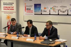 De izda a dcha: Director General de Proyectos y Fondos Europeos, Juan Viesca; Director General de Industria, Rafael Mir�; Director General de Empleo e Inserci�n Laboral del SERVEF, Gonzalo Alabau