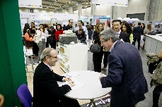 Gustavo Piera firma libros