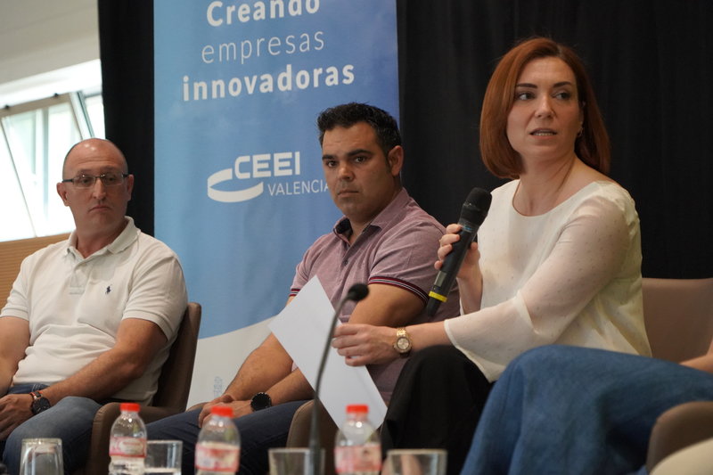 José Miguel Vendrell y Ximo Alonso en la mesa redonda 'Innovación y transformación empresarial' IV[;;;][;;;]