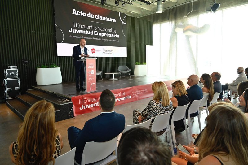 Dnia rene a cientos de jvenes empresarios y empresarias de Espaa