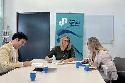 Terciario Avanzado y el Parque Científico de Alicante firman un convenio para impulsar la innovación y la colaboración empresarial