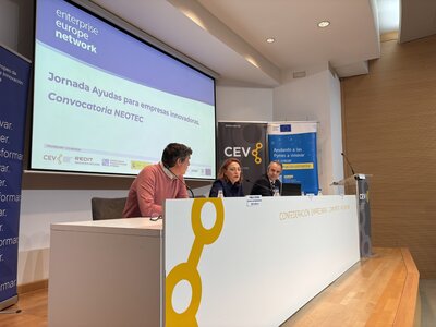 Pablo Rojo Ceinos, director de Operaciones de CEEI Valencia; Elisa A. del R�o Peris, directora del �rea T�cnica de CEV, y Gonzalo Belenguer, Director General de REDIT