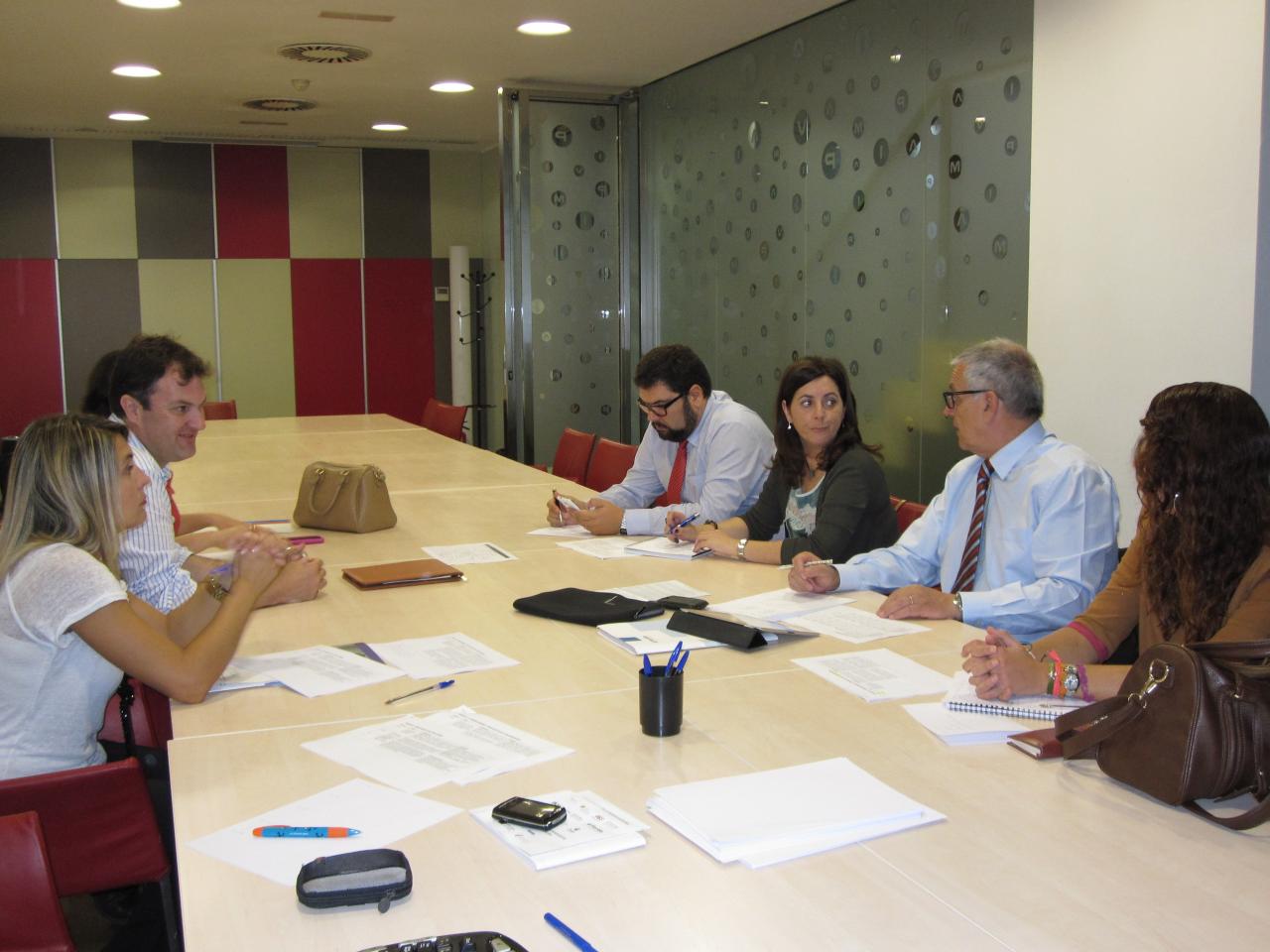 Reunión Escuelas de Negocio